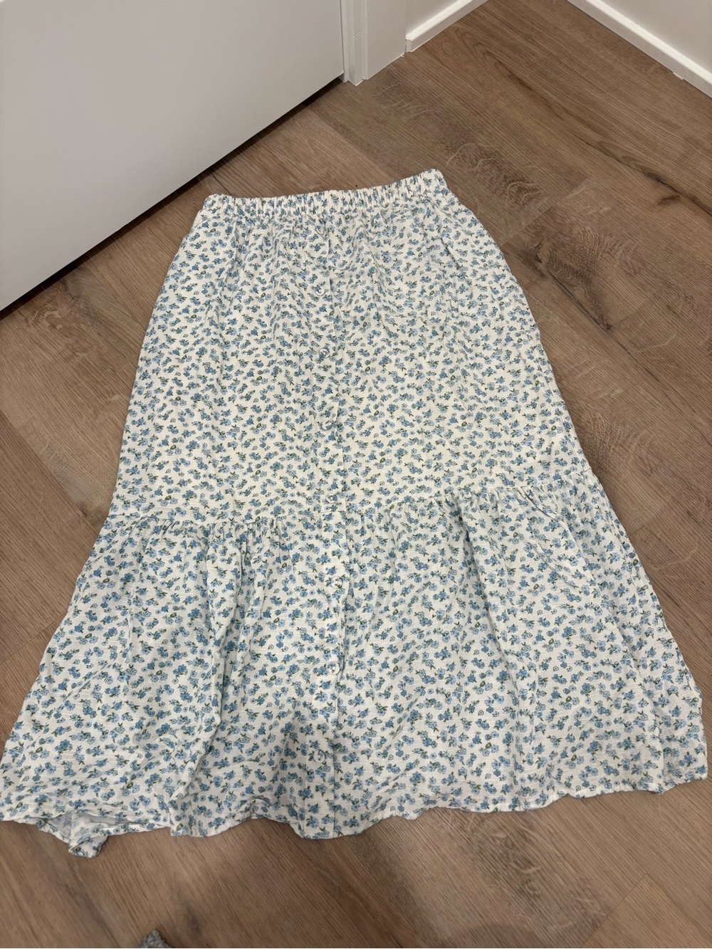 Live to be Spoiled Skirt Size XS